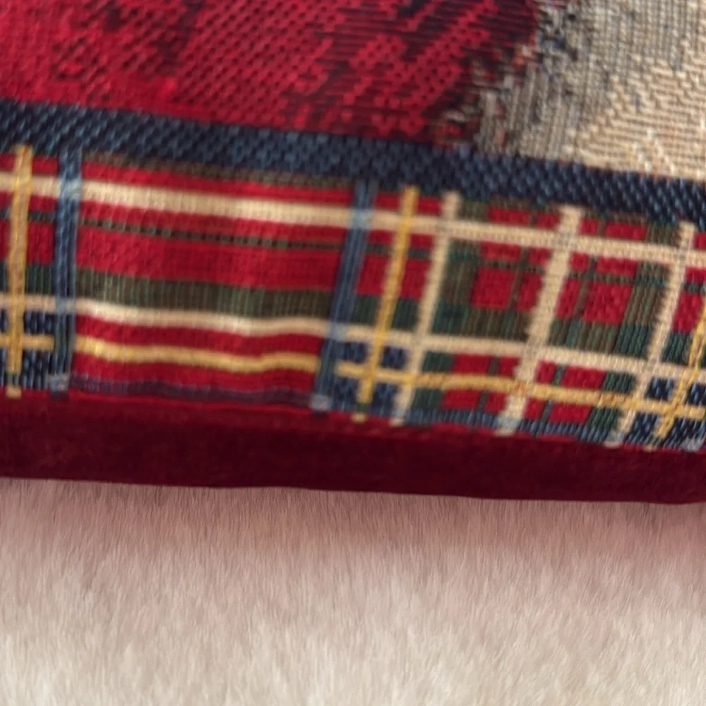 Caldeira Crosstitch Christmas stitched pillows Viral Vintage 🎅🏻